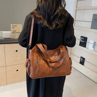 Borsa a tracolla da donna in pelle con zip