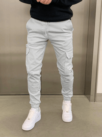 Pantalon cargo pour homme avec poches et jambes fuselées