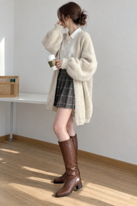 Stylish women's cape with flared sleeves - Thea