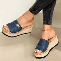 Comode ciabatte estive da donna in stile espadrillas con zeppa