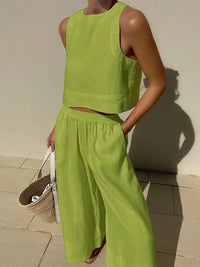 Completo da donna in lino con top e pantaloni ampi
