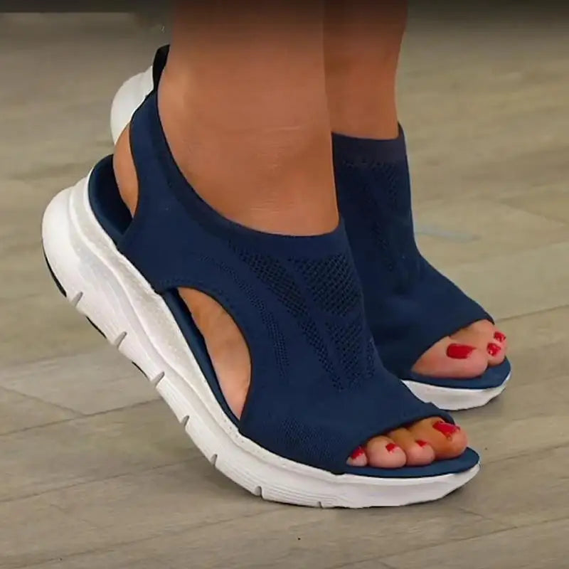 Sandales orthopédiques de sport pour femme à enfiler et ajourées