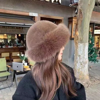Elegancka czapka z imitacji futra damska - Cora Back