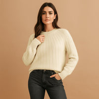 Miękki sweter damski z żeberkowanym karczkiem - Lynn Side