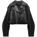 Κοντό γυναικείο δερμάτινο μπουφάν τύπου biker με ζώνη